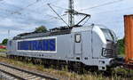 METRANS a.s., Praha [CZ] mit ihrer Vectron   383 415-7  [NVR-Nummer: 91 54 7383 415-7 CZ-MT] und einem Containerzug am 16.06.26 H�he Bahnhof Lutherstadt Wittenberg Hbf.