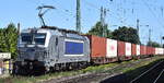 METRANS a.s., Praha [CZ]  mit ihrer Vectron  383 420-7  [NVR-Nummer: 91 54 7383 420-7 CZ-MT] und ein Containerzug am 12.08.26 H�he Bahnhof Magdeburg-Neustadt.
