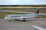 Qatar Airways mit Airbus A320-232 (A7-AHU) auf dem Weg zum Gate Flughafen Berlin-Tegel am 09.06.12 Mittags.