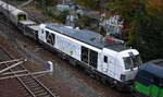 Siemens Mobility GmbH, M�nchen [D]  248 701  [NVR-Nummer: 90 80 2248 701-5 D-SIEAG] am Haken von RailAdventure ELL Vectron  193 511  [NVR-Nummer: 91 80 6193 511-3 D-ELOC] zur �berf�hrung am 27.10.26