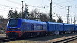 private-evu/875871/raildox-gmbh--co-kg-erfurt Raildox GmbH & Co. KG, Erfurt [D] mit ihrer Eurodual Lok '159 444-9' [NVR-Nummer: 90 80 2159 444-9 D-RDX] und einem Ganzzug Schüttgutcontainer für Holzhackschnitzel (leer) fährt ab Höhe Bahnhof Stendal Hbf. ab, 06.03.25